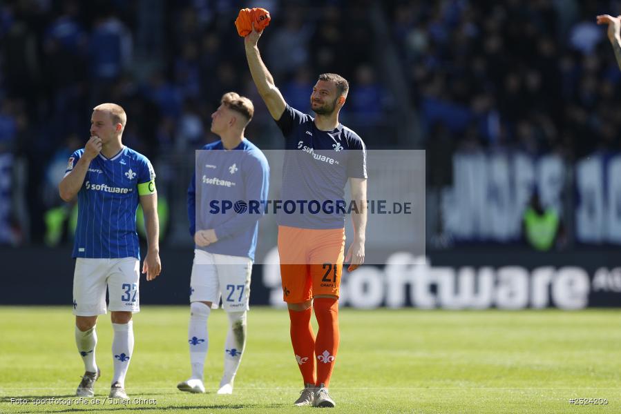 Hände, Arme, gestikuliert, Steve Kroll, Merck-Stadion am Böllenfalltor, Darmstadt, 17.04.2022, DFL, sport, action, April 2022, Saison 2021/2022, Fussball, 2. Bundesliga, S04, D98, FC Schalke 04, SV Darmstadt 98 - Bild-ID: 2324206 Hände, Arme, gestikuliert, Steve Kroll, Merck-Stadion am Böllenfalltor, Darmstadt, 17.04.2022, DFL, sport, action, April 2022, Saison 2021/2022, Fussball, 2. Bundesliga, S04, D98, FC Schalke 04, SV Darmstadt 98 - Bild-ID: 2324206