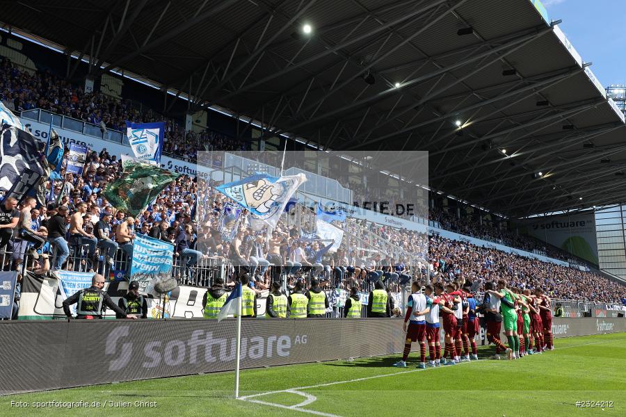 Emotionen, Team, Fans, Merck-Stadion am Böllenfalltor, Darmstadt, 17.04.2022, DFL, sport, action, April 2022, Saison 2021/2022, Fussball, 2. Bundesliga, S04, D98, FC Schalke 04, SV Darmstadt 98 - Bild-ID: 2324212