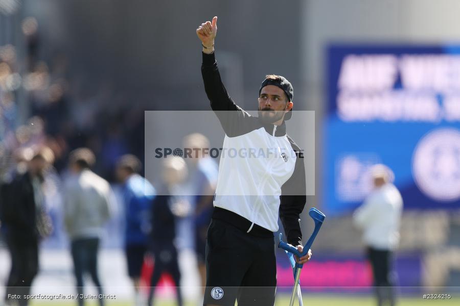Hände, Arme, gestikuliert, Danny Latza, Merck-Stadion am Böllenfalltor, Darmstadt, 17.04.2022, DFL, sport, action, April 2022, Saison 2021/2022, Fussball, 2. Bundesliga, S04, D98, FC Schalke 04, SV Darmstadt 98 - Bild-ID: 2324216 Hände, Arme, gestikuliert, Danny Latza, Merck-Stadion am Böllenfalltor, Darmstadt, 17.04.2022, DFL, sport, action, April 2022, Saison 2021/2022, Fussball, 2. Bundesliga, S04, D98, FC Schalke 04, SV Darmstadt 98 - Bild-ID: 2324216
