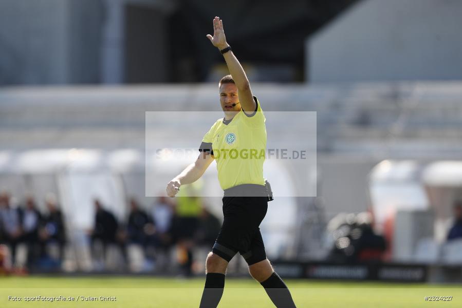 Schiedsrichter, Tobias Reichel, Merck-Stadion am Böllenfalltor, Darmstadt, 17.04.2022, DFL, sport, action, April 2022, Saison 2021/2022, Fussball, 2. Bundesliga, S04, D98, FC Schalke 04, SV Darmstadt 98 - Bild-ID: 2324227