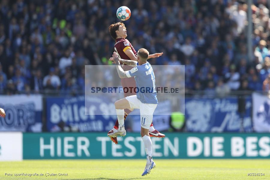 Ko Itakura, Merck-Stadion am Böllenfalltor, Darmstadt, 17.04.2022, DFL, sport, action, April 2022, Saison 2021/2022, Fussball, 2. Bundesliga, S04, D98, FC Schalke 04, SV Darmstadt 98 - Bild-ID: 2324234
