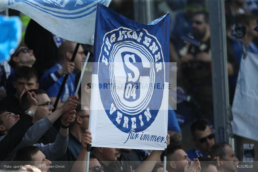 Spruchband, Fans, Merck-Stadion am Böllenfalltor, Darmstadt, 17.04.2022, DFL, sport, action, April 2022, Saison 2021/2022, Fussball, 2. Bundesliga, S04, D98, FC Schalke 04, SV Darmstadt 98 - Bild-ID: 2324263