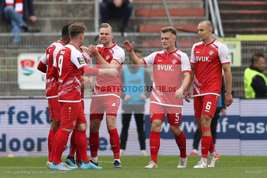 Marvin Pourié, FLYERALARM Arena, Würzburg, 23.04.2022, DFL, sport, action, April 2022, Saison 2021/2022, Fussball, 3. Liga, VIK, FCV, FWK, FC Viktoria Berlin, FC Würzburger Kickers - Bild-ID: 2324459