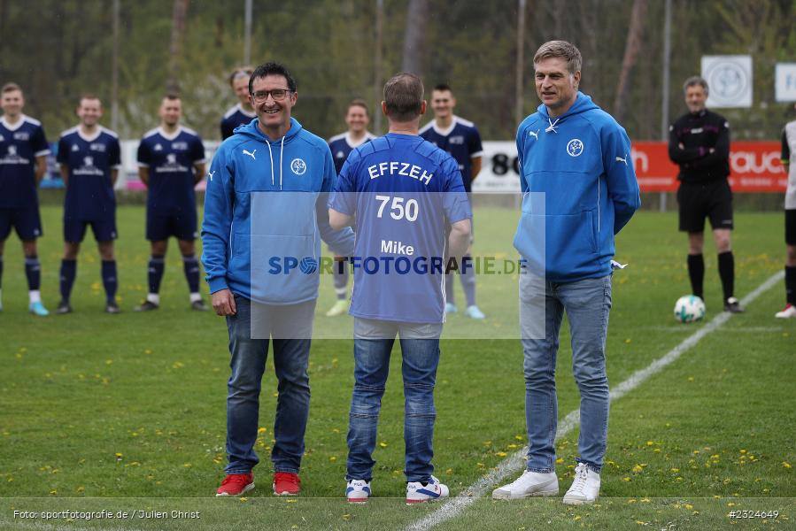 Michael Arlt, Ehrung, Sportgelände Am Brandweiher, Freudenberg, 24.04.2022, BFV, sport, action, April 2022, Saison 2021/2022, Amateure, Fussball, Kreisklasse A TBB, WLZ, RAU, SpG Welzbachtal, SpG Rauenberg/Boxtal - Bild-ID: 2324649 Michael Arlt, Ehrung, Sportgelände Am Brandweiher, Freudenberg, 24.04.2022, BFV, sport, action, April 2022, Saison 2021/2022, Amateure, Fussball, Kreisklasse A TBB, WLZ, RAU, SpG Welzbachtal, SpG Rauenberg/Boxtal - Bild-ID: 2324649