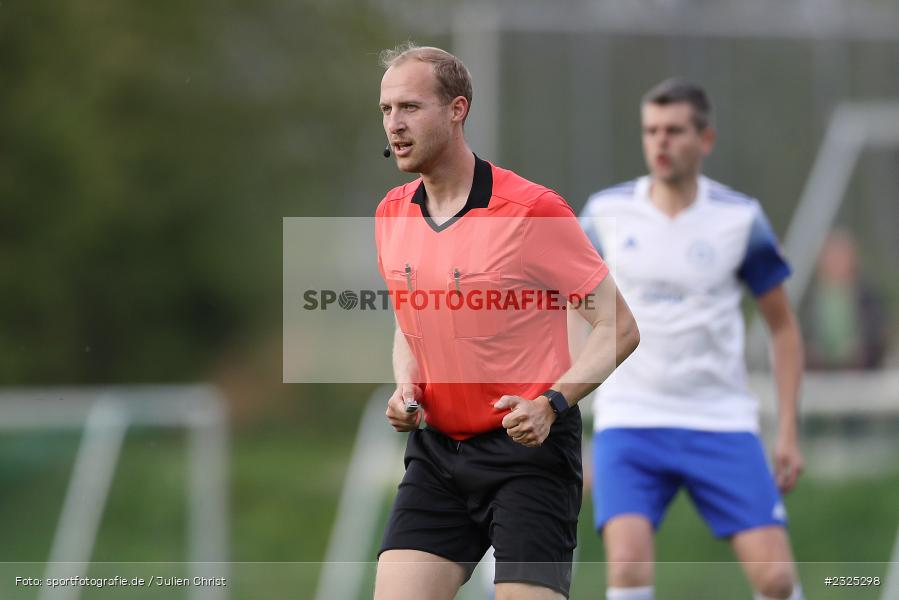 Schiedsrichter, Florian Uhl, Sportgelände, Nassig, 29.04.2022, BFV, sport, action, April 2022, Saison 2021/2022, Amateure, Fussball, bfv-Landesliga Odenwald, FCS, SVE, FC Schloßau, SV Eintracht Nassig - Bild-ID: 2325298