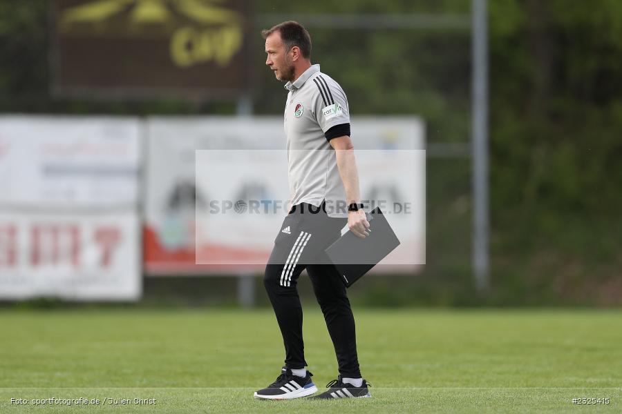 Trainer, Szymon Piechowiak, Sportgelände, Nassig, 29.04.2022, BFV, sport, action, April 2022, Saison 2021/2022, Amateure, Fussball, bfv-Landesliga Odenwald, FCS, SVE, FC Schloßau, SV Eintracht Nassig - Bild-ID: 2325415