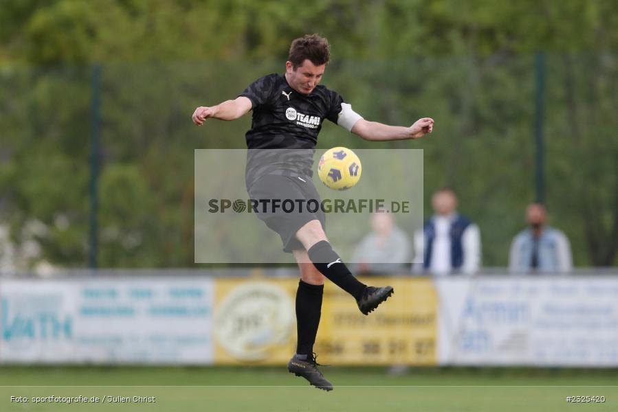 Dustin Jankowski, Sportgelände, Oberndorf, 29.04.2022, BFV, sport, action, April 2022, Saison 2021/2022, Amateure, Fussball, Gruppe 4, Kreisklasse Würzburg, TSV, DJK, TSV Güntersleben, DJK Oberndorf - Bild-ID: 2325420 Dustin Jankowski, Sportgelände, Oberndorf, 29.04.2022, BFV, sport, action, April 2022, Saison 2021/2022, Amateure, Fussball, Gruppe 4, Kreisklasse Würzburg, TSV, DJK, TSV Güntersleben, DJK Oberndorf - Bild-ID: 2325420