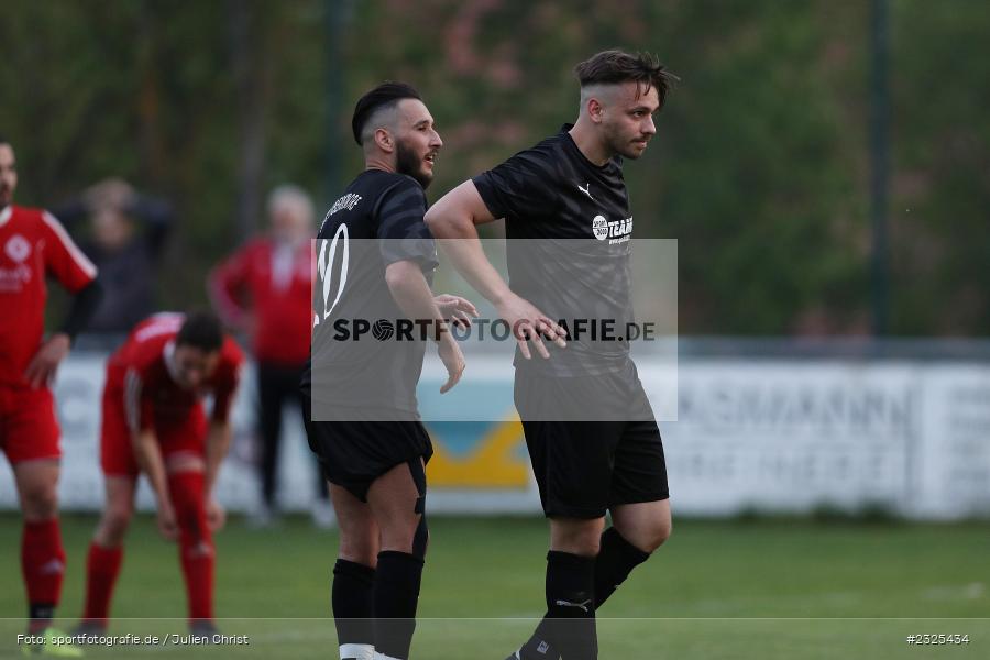 Elfmeter, Antonio De Simone, Sportgelände, Oberndorf, 29.04.2022, BFV, sport, action, April 2022, Saison 2021/2022, Amateure, Fussball, Gruppe 4, Kreisklasse Würzburg, TSV, DJK, TSV Güntersleben, DJK Oberndorf - Bild-ID: 2325434 Elfmeter, Antonio De Simone, Sportgelände, Oberndorf, 29.04.2022, BFV, sport, action, April 2022, Saison 2021/2022, Amateure, Fussball, Gruppe 4, Kreisklasse Würzburg, TSV, DJK, TSV Güntersleben, DJK Oberndorf - Bild-ID: 2325434