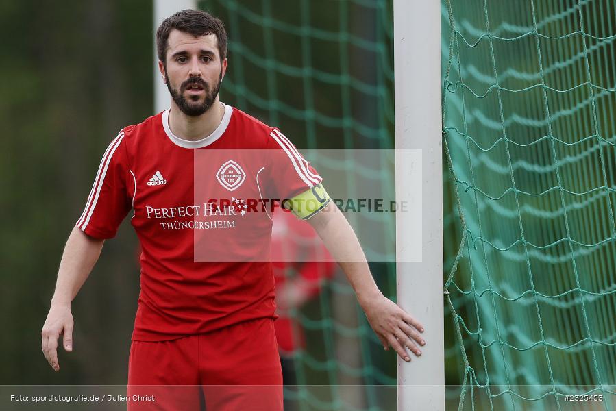 Mauricio Albero, Sportgelände, Oberndorf, 29.04.2022, BFV, sport, action, April 2022, Saison 2021/2022, Amateure, Fussball, Gruppe 4, Kreisklasse Würzburg, TSV, DJK, TSV Güntersleben, DJK Oberndorf - Bild-ID: 2325453