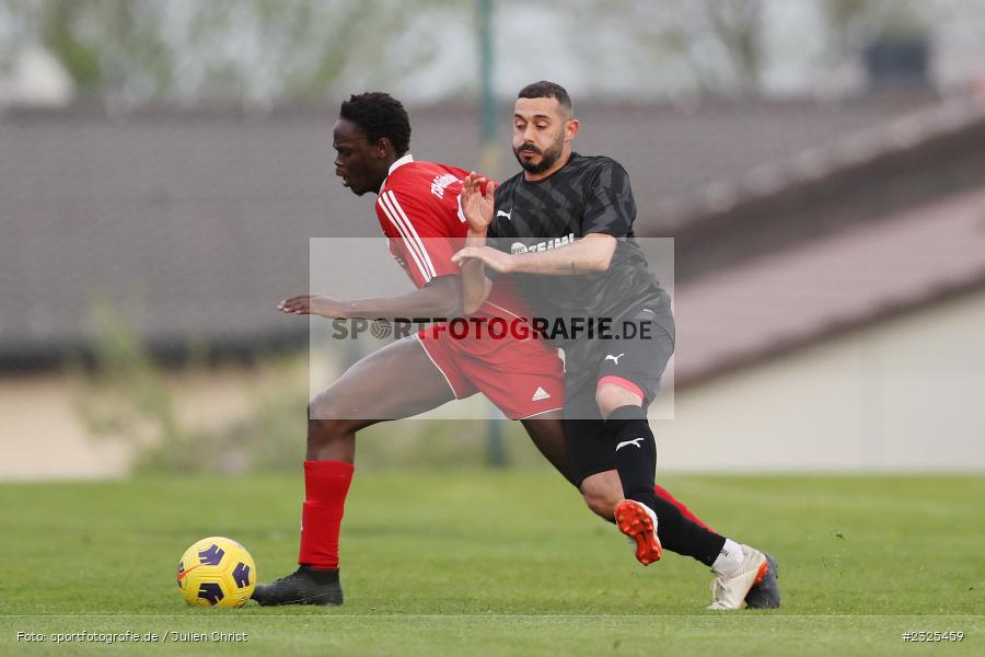 Serigne Ba, Sportgelände, Oberndorf, 29.04.2022, BFV, sport, action, April 2022, Saison 2021/2022, Amateure, Fussball, Gruppe 4, Kreisklasse Würzburg, TSV, DJK, TSV Güntersleben, DJK Oberndorf - Bild-ID: 2325459