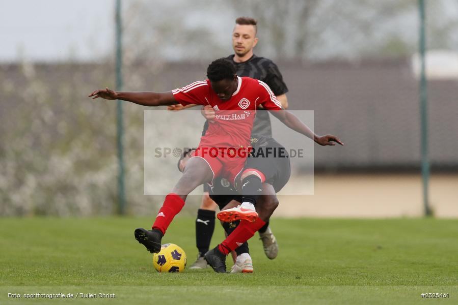 Serigne Ba, Sportgelände, Oberndorf, 29.04.2022, BFV, sport, action, April 2022, Saison 2021/2022, Amateure, Fussball, Gruppe 4, Kreisklasse Würzburg, TSV, DJK, TSV Güntersleben, DJK Oberndorf - Bild-ID: 2325461