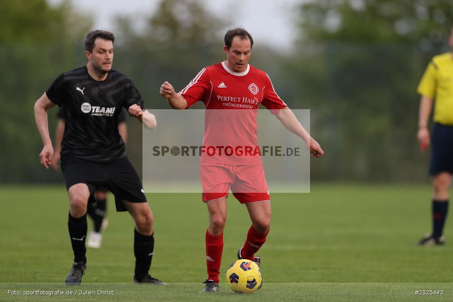 Sascha Bausenwein, Sportgelände, Oberndorf, 29.04.2022, BFV, sport, action, April 2022, Saison 2021/2022, Amateure, Fussball, Gruppe 4, Kreisklasse Würzburg, TSV, DJK, TSV Güntersleben, DJK Oberndorf - Bild-ID: 2325493