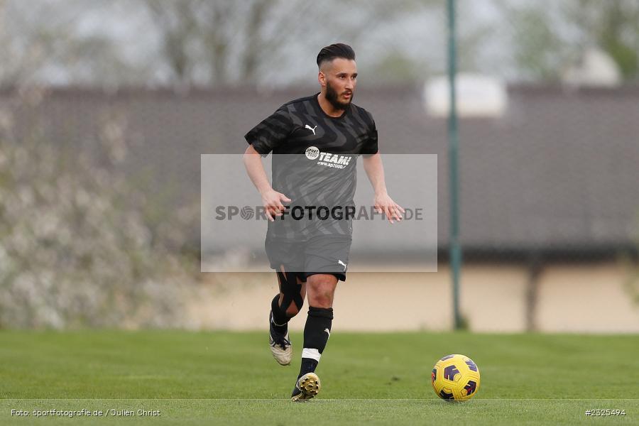 Umut Baytekin, Sportgelände, Oberndorf, 29.04.2022, BFV, sport, action, April 2022, Saison 2021/2022, Amateure, Fussball, Gruppe 4, Kreisklasse Würzburg, TSV, DJK, TSV Güntersleben, DJK Oberndorf - Bild-ID: 2325494