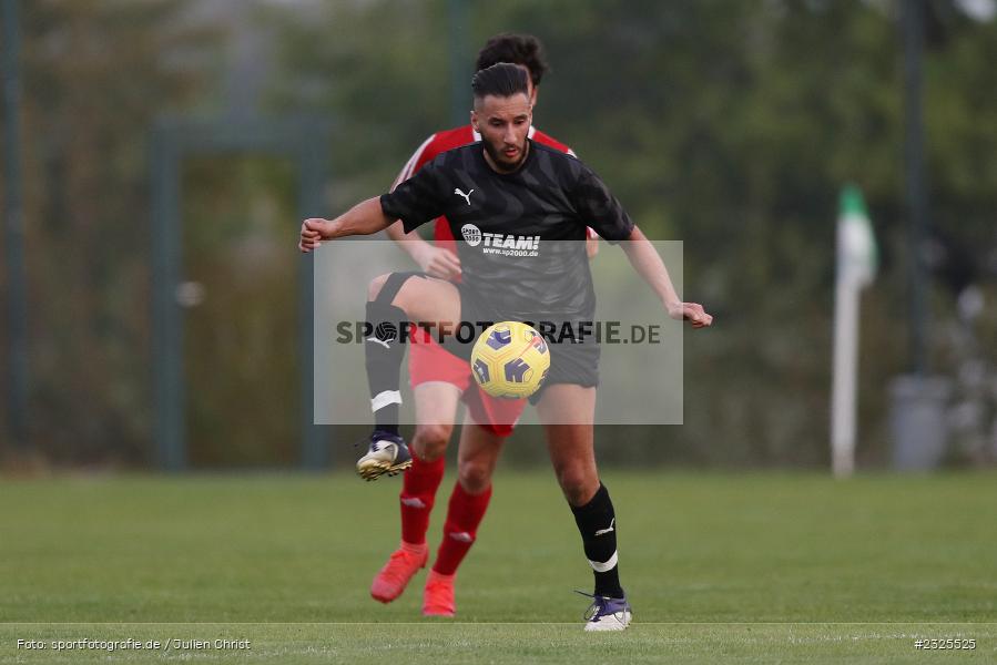 Umut Baytekin, Sportgelände, Oberndorf, 29.04.2022, BFV, sport, action, April 2022, Saison 2021/2022, Amateure, Fussball, Gruppe 4, Kreisklasse Würzburg, TSV, DJK, TSV Güntersleben, DJK Oberndorf - Bild-ID: 2325525 Umut Baytekin, Sportgelände, Oberndorf, 29.04.2022, BFV, sport, action, April 2022, Saison 2021/2022, Amateure, Fussball, Gruppe 4, Kreisklasse Würzburg, TSV, DJK, TSV Güntersleben, DJK Oberndorf - Bild-ID: 2325525