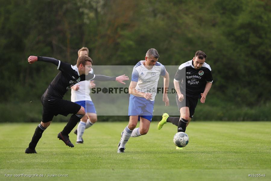 Christian Schäfer, Sportgelände, Nassig, 29.04.2022, BFV, sport, action, April 2022, Saison 2021/2022, Amateure, Fussball, bfv-Landesliga Odenwald, FCS, SVE, FC Schloßau, SV Eintracht Nassig - Bild-ID: 2325543