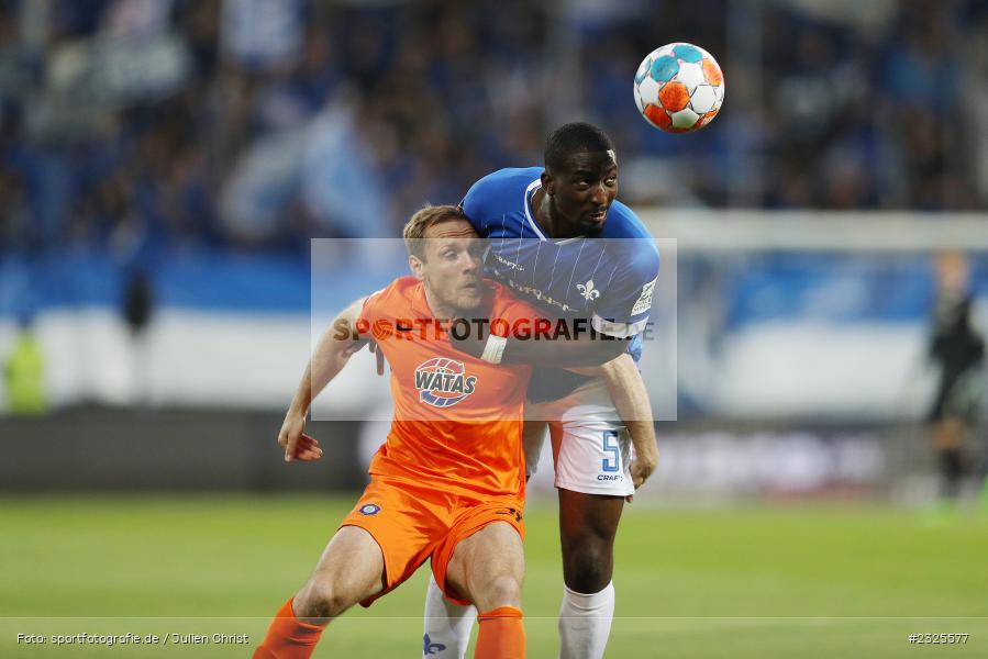 Patric Pfeiffer, Merck-Stadion am Böllenfalltor, Darmstadt, 30.04.2022, DFL, sport, action, April 2022, Saison 2021/2022, 2. Bundesliga, Fussball, AUE, FCE, D98, SV98, FC Erzgebirge Aue, SV Darmstadt 98 - Bild-ID: 2325577