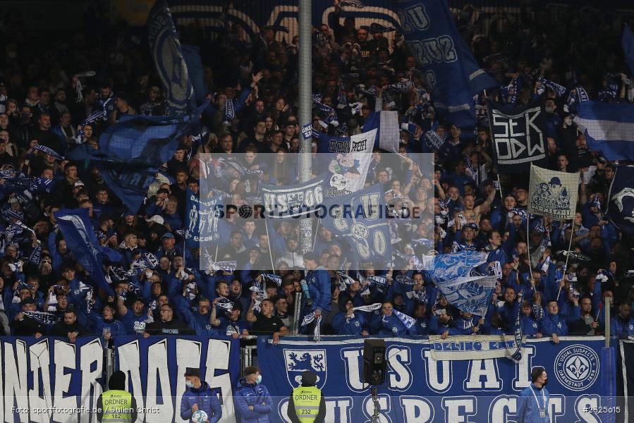 Fans, Merck-Stadion am Böllenfalltor, Darmstadt, 30.04.2022, DFL, sport, action, April 2022, Saison 2021/2022, 2. Bundesliga, Fussball, AUE, FCE, D98, SV98, FC Erzgebirge Aue, SV Darmstadt 98 - Bild-ID: 2325615