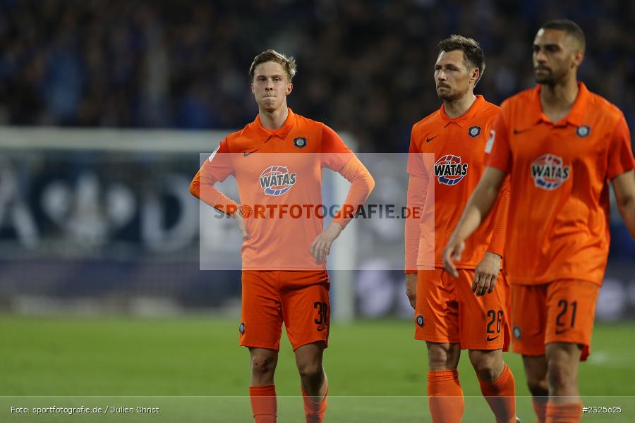 Sam Schreck, Merck-Stadion am Böllenfalltor, Darmstadt, 30.04.2022, DFL, sport, action, April 2022, Saison 2021/2022, 2. Bundesliga, Fussball, AUE, FCE, D98, SV98, FC Erzgebirge Aue, SV Darmstadt 98 - Bild-ID: 2325625