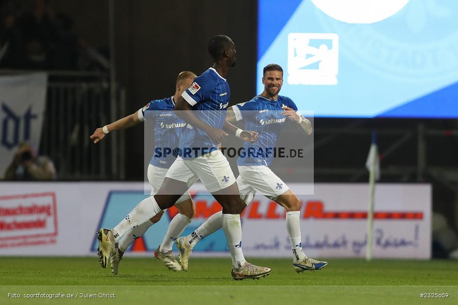 Torjubel, Tobias Kempe, Merck-Stadion am Böllenfalltor, Darmstadt, 30.04.2022, DFL, sport, action, April 2022, Saison 2021/2022, 2. Bundesliga, Fussball, AUE, FCE, D98, SV98, FC Erzgebirge Aue, SV Darmstadt 98 - Bild-ID: 2325659