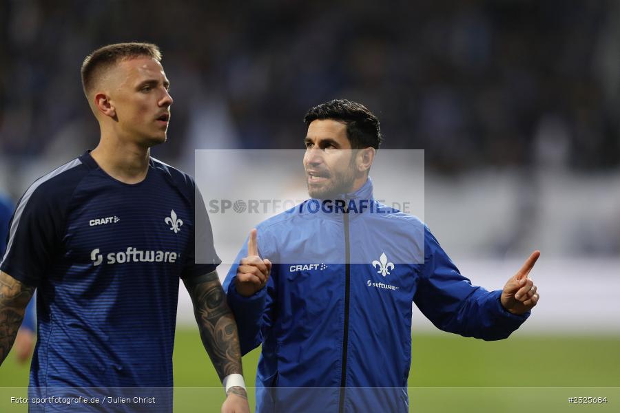 Hände, Arme, gestikuliert, Ovid Hajou, Merck-Stadion am Böllenfalltor, Darmstadt, 30.04.2022, DFL, sport, action, April 2022, Saison 2021/2022, Fussball, AUE, FCE, D98, SV98, FC Erzgebirge Aue, SV Darmstadt 98 - Bild-ID: 2325684