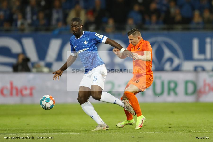Patric Pfeiffer, Merck-Stadion am Böllenfalltor, Darmstadt, 30.04.2022, DFL, sport, action, April 2022, Saison 2021/2022, 2. Bundesliga, Fussball, AUE, FCE, D98, SV98, FC Erzgebirge Aue, SV Darmstadt 98 - Bild-ID: 2325736