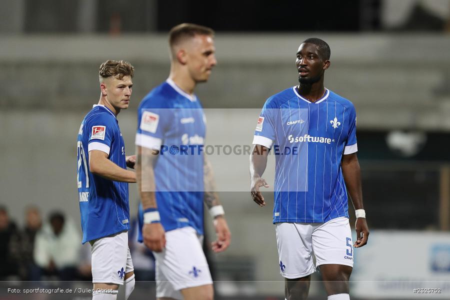 Patric Pfeiffer, Merck-Stadion am Böllenfalltor, Darmstadt, 30.04.2022, DFL, sport, action, April 2022, Saison 2021/2022, 2. Bundesliga, Fussball, AUE, FCE, D98, SV98, FC Erzgebirge Aue, SV Darmstadt 98 - Bild-ID: 2325752
