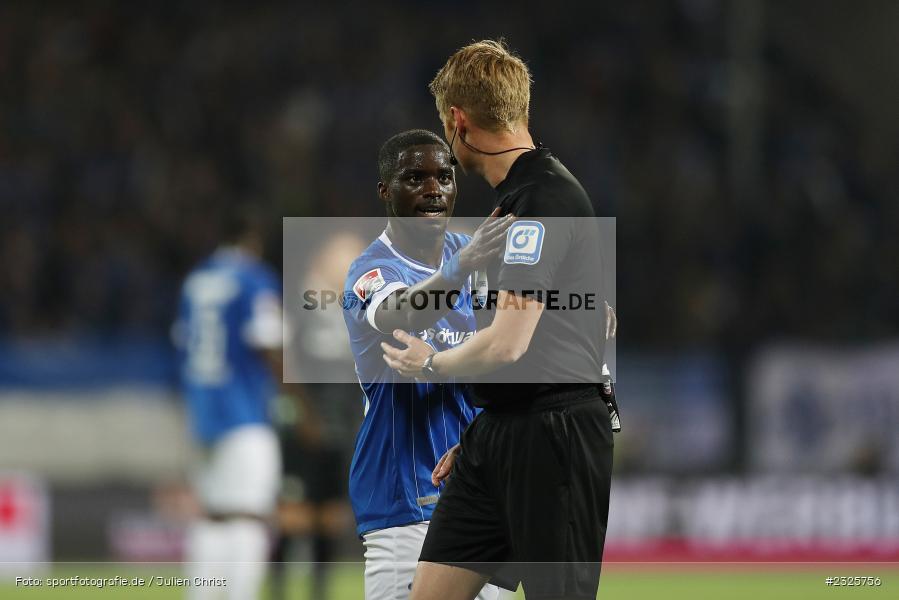 Braydon Manu, Merck-Stadion am Böllenfalltor, Darmstadt, 30.04.2022, DFL, sport, action, April 2022, Saison 2021/2022, 2. Bundesliga, Fussball, AUE, FCE, D98, SV98, FC Erzgebirge Aue, SV Darmstadt 98 - Bild-ID: 2325756