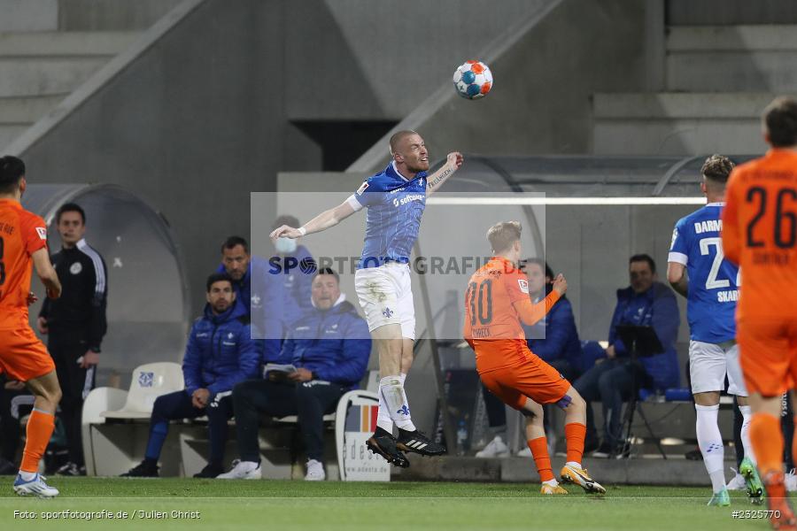 Thomas Isherwood, Merck-Stadion am Böllenfalltor, Darmstadt, 30.04.2022, DFL, sport, action, April 2022, Saison 2021/2022, 2. Bundesliga, Fussball, AUE, FCE, D98, SV98, FC Erzgebirge Aue, SV Darmstadt 98 - Bild-ID: 2325770