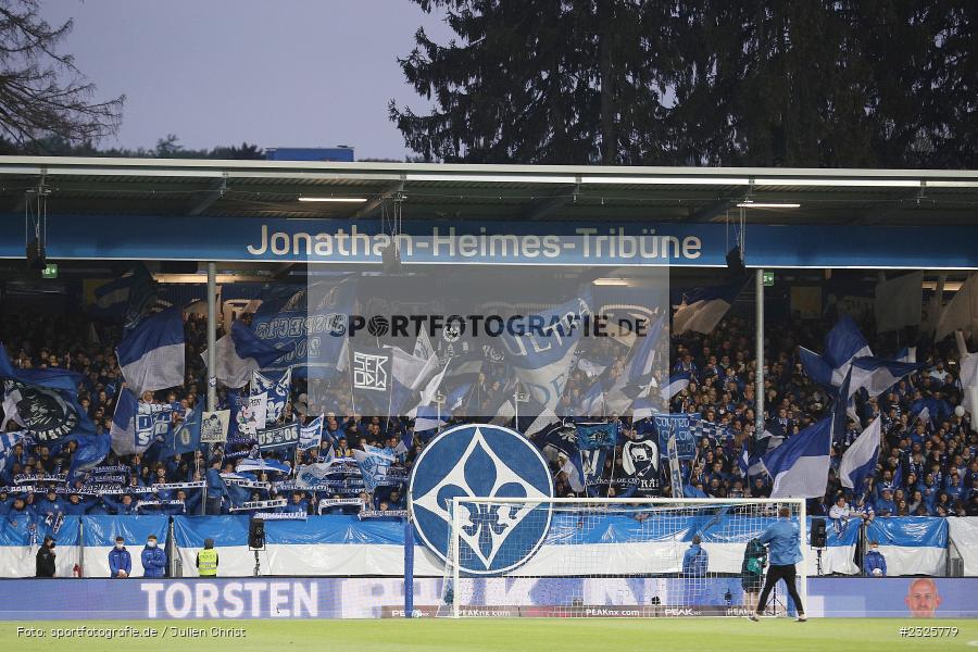 Choreografie, Merck-Stadion am Böllenfalltor, Darmstadt, 30.04.2022, DFL, sport, action, April 2022, Saison 2021/2022, 2. Bundesliga, Fussball, AUE, FCE, D98, SV98, FC Erzgebirge Aue, SV Darmstadt 98 - Bild-ID: 2325779