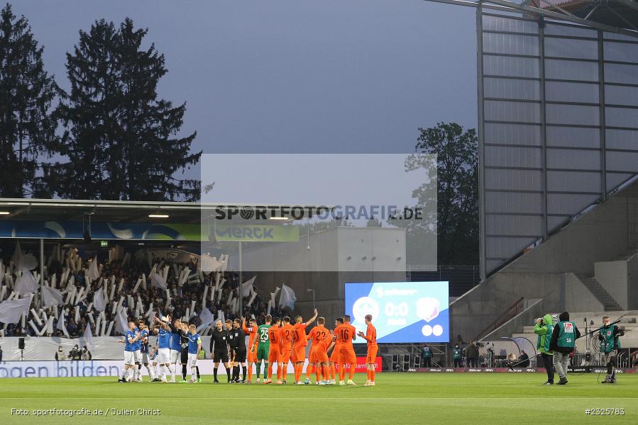Teams, Spieler, Merck-Stadion am Böllenfalltor, Darmstadt, 30.04.2022, DFL, sport, action, April 2022, Saison 2021/2022, 2. Bundesliga, Fussball, AUE, FCE, D98, SV98, FC Erzgebirge Aue, SV Darmstadt 98 - Bild-ID: 2325783