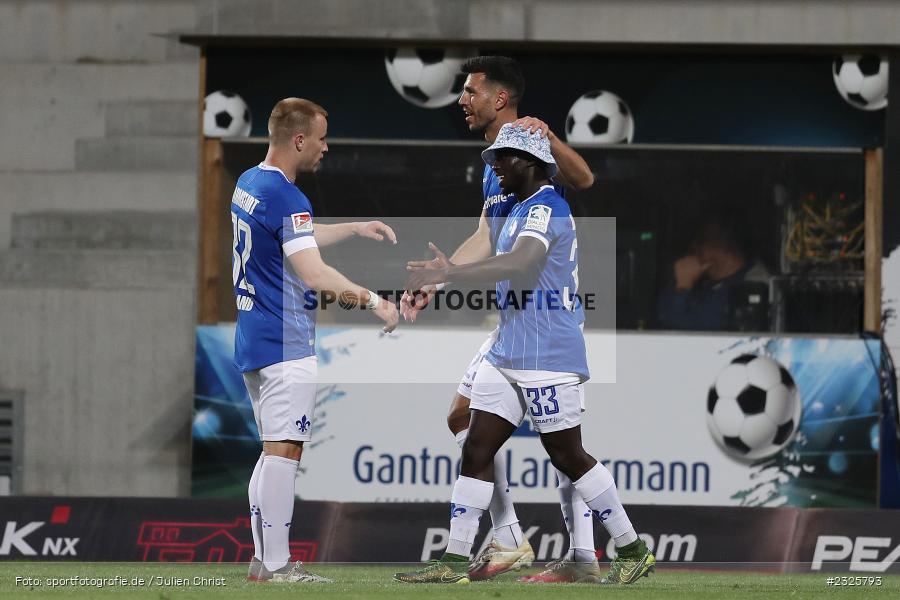 Braydon Manu, Merck-Stadion am Böllenfalltor, Darmstadt, 30.04.2022, DFL, sport, action, April 2022, Saison 2021/2022, 2. Bundesliga, Fussball, AUE, FCE, D98, SV98, FC Erzgebirge Aue, SV Darmstadt 98 - Bild-ID: 2325793