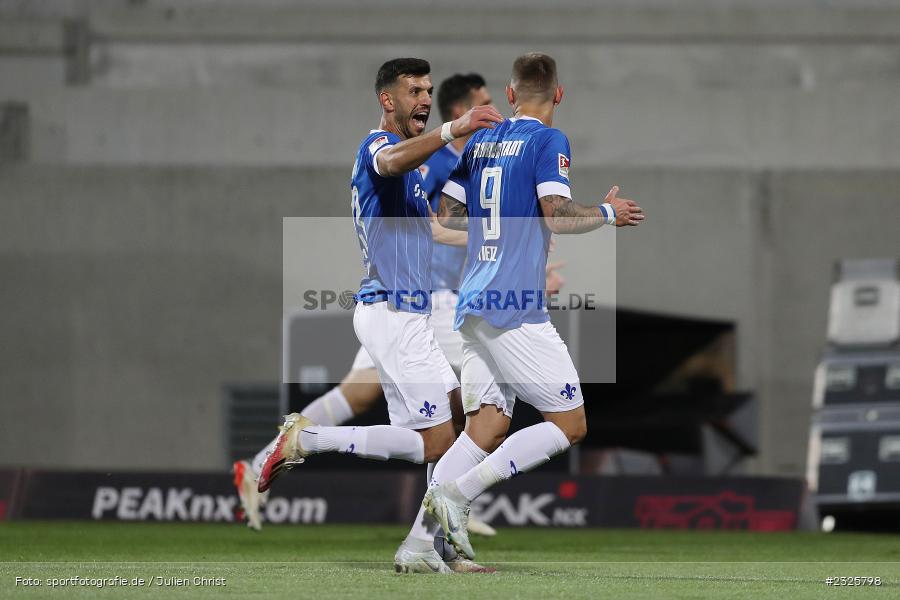 Klaus Gjasula, Merck-Stadion am Böllenfalltor, Darmstadt, 30.04.2022, DFL, sport, action, April 2022, Saison 2021/2022, 2. Bundesliga, Fussball, AUE, FCE, D98, SV98, FC Erzgebirge Aue, SV Darmstadt 98 - Bild-ID: 2325798