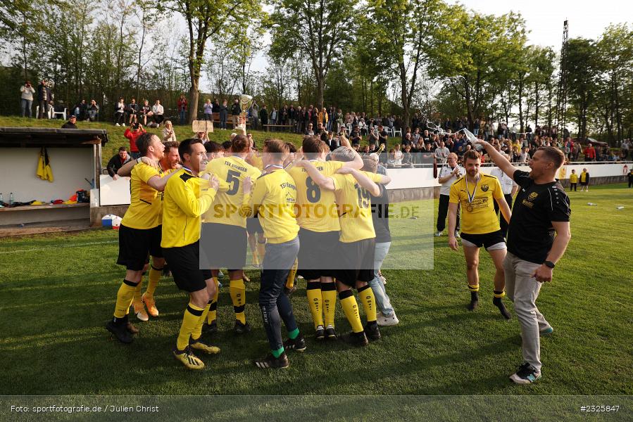 Emotionen, Sportplatz, Eisingen, 01.05.2022, BFV, sport, action, Mai 2022, Saison 2021/2022, Fussball, Kreispokal Finale, TUS, TSV, TuS Frammersbach, TSV Eisingen - Bild-ID: 2325847 Emotionen, Sportplatz, Eisingen, 01.05.2022, BFV, sport, action, Mai 2022, Saison 2021/2022, Fussball, Kreispokal Finale, TUS, TSV, TuS Frammersbach, TSV Eisingen - Bild-ID: 2325847