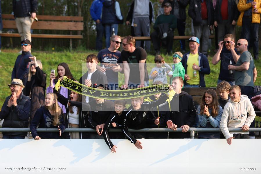 Fans, Sportplatz, Eisingen, 01.05.2022, BFV, sport, action, Mai 2022, Saison 2021/2022, Fussball, Kreispokal Finale, TUS, TSV, TuS Frammersbach, TSV Eisingen - Bild-ID: 2325880