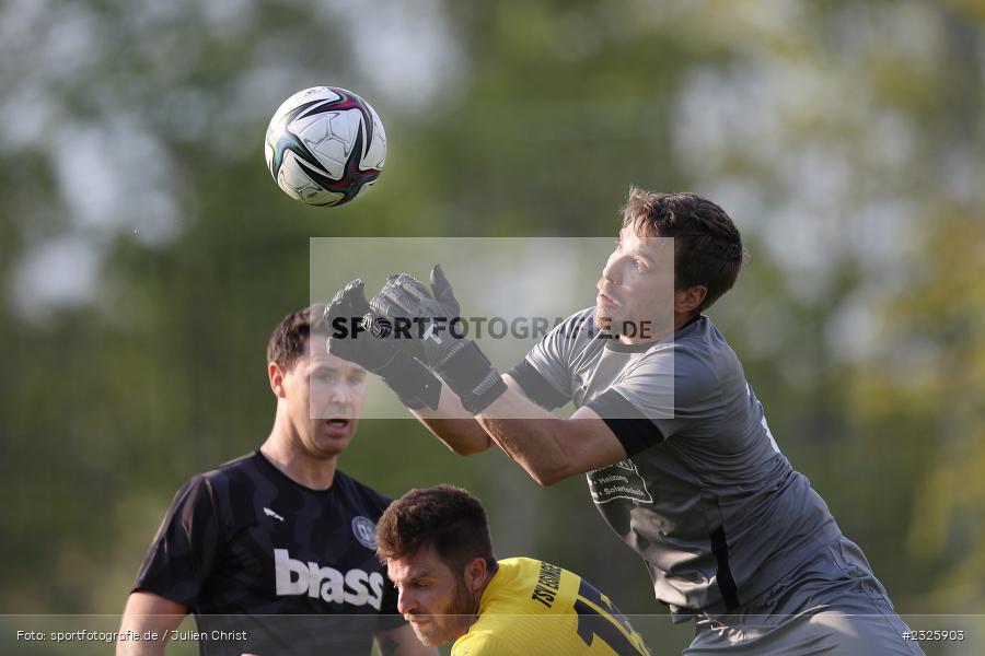 Christopher Endres, Sportplatz, Eisingen, 01.05.2022, BFV, sport, action, Mai 2022, Saison 2021/2022, Fussball, Kreispokal Finale, TUS, TSV, TuS Frammersbach, TSV Eisingen - Bild-ID: 2325903