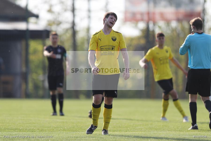 Lukas Götz, Sportplatz, Eisingen, 01.05.2022, BFV, sport, action, Mai 2022, Saison 2021/2022, Fussball, Kreispokal Finale, TUS, TSV, TuS Frammersbach, TSV Eisingen - Bild-ID: 2325938