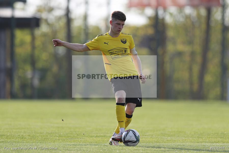 Constantin Schmitt, Sportplatz, Eisingen, 01.05.2022, BFV, sport, action, Mai 2022, Saison 2021/2022, Fussball, Kreispokal Finale, TUS, TSV, TuS Frammersbach, TSV Eisingen - Bild-ID: 2325955