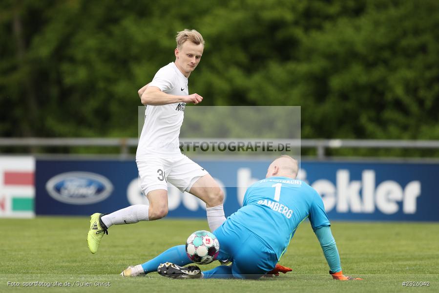 Marco Kunzmann, Sportplatz, Karlburg, 01.05.2022, BFV, sport, action, April 2022, Saison 2021/2022, Fussball, Amateure, Bayernliga Nord, FCE, TSV, FC Eintracht Bamberg, TSV Karlburg - Bild-ID: 2326042