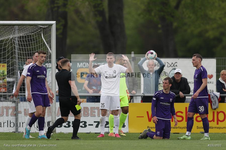 Hände, Arme, gestikuliert, Julian Meyer, Sportplatz, Karlburg, 01.05.2022, BFV, sport, action, April 2022, Saison 2021/2022, Fussball, Amateure, Bayernliga Nord, FCE, TSV, FC Eintracht Bamberg, TSV Karlburg - Bild-ID: 2326102