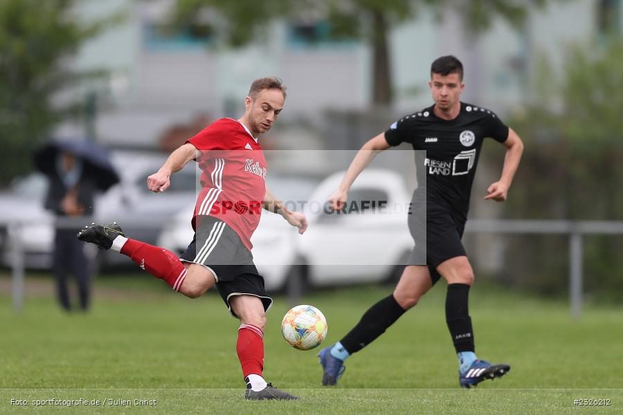 Fabian Lurz, Sportplatz, Lohr am Main, 01.05.2022, BFV, sport, action, April 2022, Saison 2021/2022, Fussball, Amateure, Bezirksliga Unterfranken West, ASV, TSV, ASV Rimpar, TSV Lohr - Bild-ID: 2326212