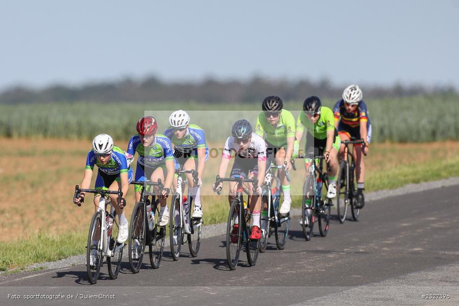 Stadtgebiet, 22.05.2022, Rad Net, BDR, sport, action, Mai 2022, Radrennen, Urspringen, Radsport, Karbach, 34. Main-Spessart-Rundfahrt - Bild-ID: 2327396