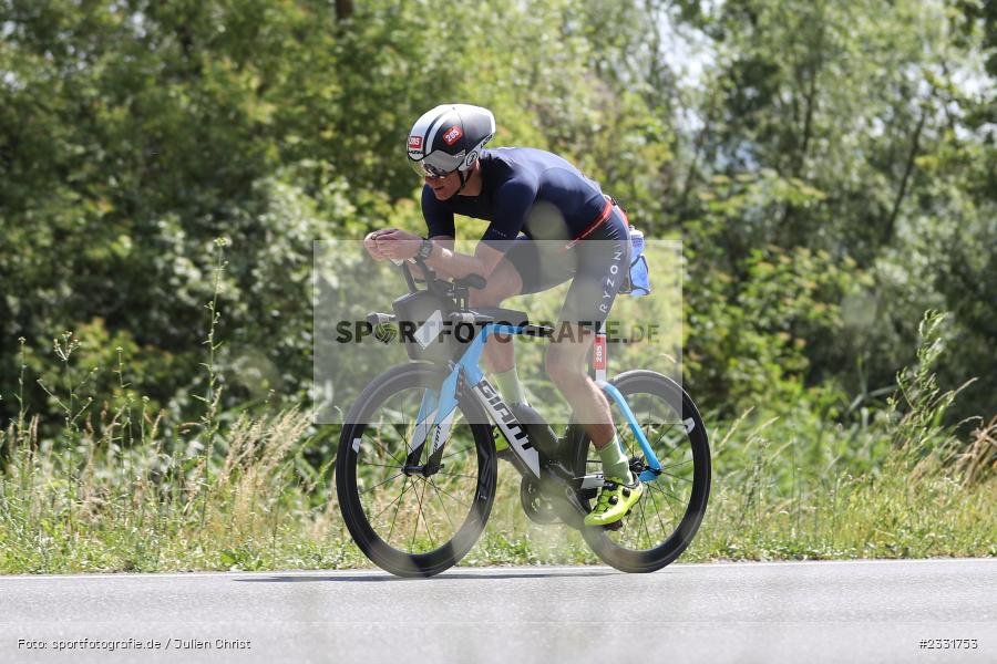 sport, action, Zellingen, Triathlon, Juni 2022, Erlabrunn, Bundesstrasse, 19.06.2022, 14. Laufstil Würzburg Triathlon - Bild-ID: 2331753 sport, action, Zellingen, Triathlon, Juni 2022, Erlabrunn, Bundesstrasse, 19.06.2022, 14. Laufstil Würzburg Triathlon - Bild-ID: 2331753