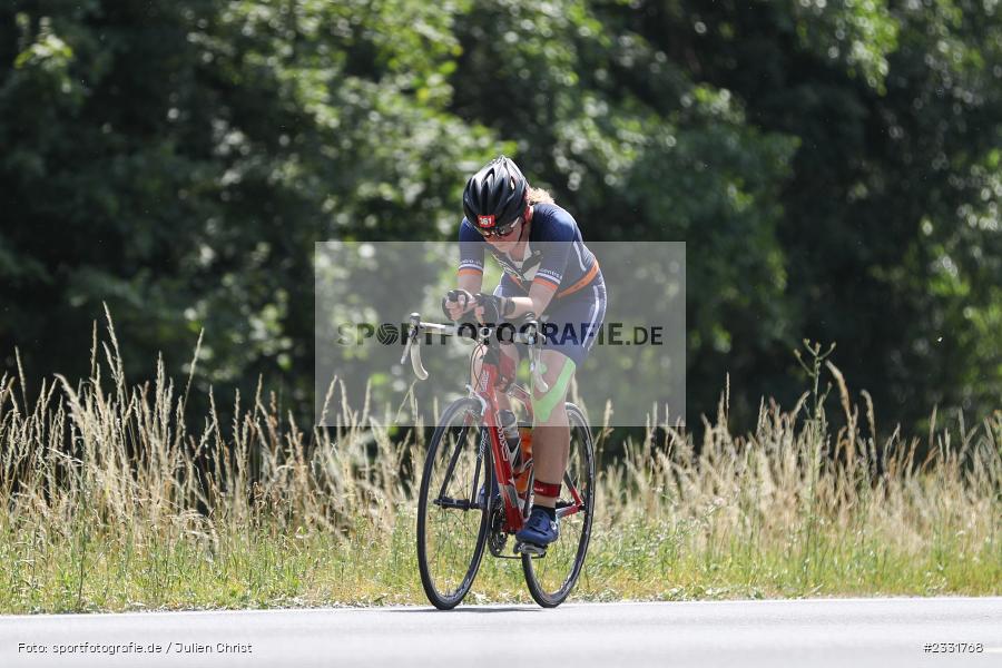 sport, action, Zellingen, Triathlon, Juni 2022, Erlabrunn, Bundesstrasse, 19.06.2022, 14. Laufstil Würzburg Triathlon - Bild-ID: 2331768 sport, action, Zellingen, Triathlon, Juni 2022, Erlabrunn, Bundesstrasse, 19.06.2022, 14. Laufstil Würzburg Triathlon - Bild-ID: 2331768