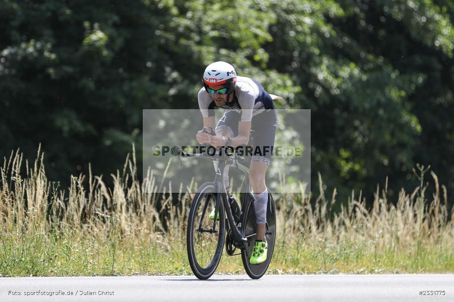 sport, action, Zellingen, Triathlon, Juni 2022, Erlabrunn, Bundesstrasse, 19.06.2022, 14. Laufstil Würzburg Triathlon - Bild-ID: 2331775 sport, action, Zellingen, Triathlon, Juni 2022, Erlabrunn, Bundesstrasse, 19.06.2022, 14. Laufstil Würzburg Triathlon - Bild-ID: 2331775