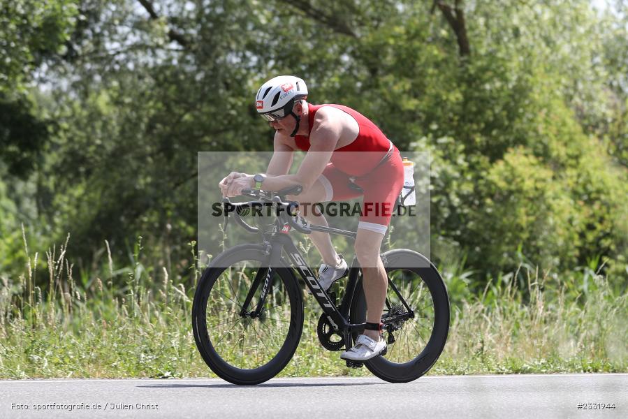 sport, action, Zellingen, Triathlon, Juni 2022, Erlabrunn, Bundesstrasse, 19.06.2022, 14. Laufstil Würzburg Triathlon - Bild-ID: 2331944