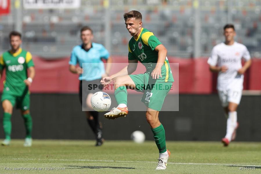 Vincent Moreno Giesel, FLYERALARM Arena, Würzburg, 25.06.2022, RLSW, BFV, sport, action, Fussball, Juni 2022, Saison 2022/2023, Regionalliga Südwest, Regionalliga Bayern, Testspiel, Landesfreundschaftsspiele, OFC, FWK, Kickers Offenbach, FC Würzburger Kickers - Bild-ID: 2332925