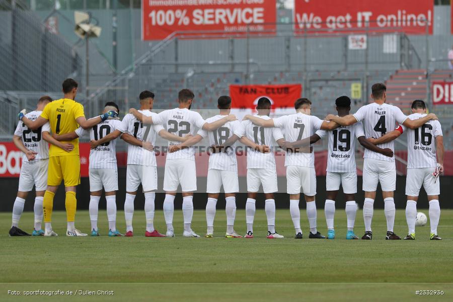 Schweigeminute, FLYERALARM Arena, Würzburg, 25.06.2022, RLSW, BFV, sport, action, Fussball, Juni 2022, Saison 2022/2023, Regionalliga Südwest, Regionalliga Bayern, Testspiel, Landesfreundschaftsspiele, OFC, FWK, Kickers Offenbach, FC Würzburger Kickers - Bild-ID: 2332936 Schweigeminute, FLYERALARM Arena, Würzburg, 25.06.2022, RLSW, BFV, sport, action, Fussball, Juni 2022, Saison 2022/2023, Regionalliga Südwest, Regionalliga Bayern, Testspiel, Landesfreundschaftsspiele, OFC, FWK, Kickers Offenbach, FC Würzburger Kickers - Bild-ID: 2332936
