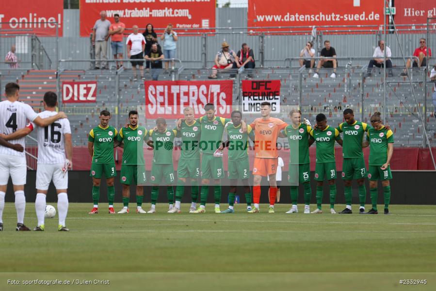 Schweigeminute, FLYERALARM Arena, Würzburg, 25.06.2022, RLSW, BFV, sport, action, Fussball, Juni 2022, Saison 2022/2023, Regionalliga Südwest, Regionalliga Bayern, Testspiel, Landesfreundschaftsspiele, OFC, FWK, Kickers Offenbach, FC Würzburger Kickers - Bild-ID: 2332945 Schweigeminute, FLYERALARM Arena, Würzburg, 25.06.2022, RLSW, BFV, sport, action, Fussball, Juni 2022, Saison 2022/2023, Regionalliga Südwest, Regionalliga Bayern, Testspiel, Landesfreundschaftsspiele, OFC, FWK, Kickers Offenbach, FC Würzburger Kickers - Bild-ID: 2332945