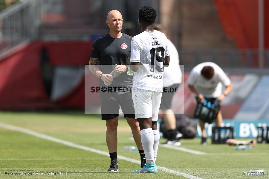Dominik Lang, FLYERALARM Arena, Würzburg, 25.06.2022, RLSW, BFV, sport, action, Fussball, Juni 2022, Saison 2022/2023, Regionalliga Südwest, Regionalliga Bayern, Testspiel, Landesfreundschaftsspiele, OFC, FWK, Kickers Offenbach, FC Würzburger Kickers - Bild-ID: 2333005