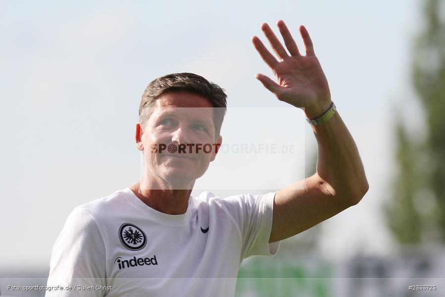 Hände, Arme, gestikuliert, Oliver Glasner, Stadion am Schönbusch, Aschaffenburg, 05.07.2022, DFL, BFV, sport, action, Fussball, Juli 2022, Saison 2022/2023, Bundesliga, Regionalliga Bayern, Testspiel, Landesfreundschaftsspiele, SGE, SVA, Eintracht Frankfurt, SV Viktoria Aschaffenburg - Bild-ID: 2333723 Hände, Arme, gestikuliert, Oliver Glasner, Stadion am Schönbusch, Aschaffenburg, 05.07.2022, DFL, BFV, sport, action, Fussball, Juli 2022, Saison 2022/2023, Bundesliga, Regionalliga Bayern, Testspiel, Landesfreundschaftsspiele, SGE, SVA, Eintracht Frankfurt, SV Viktoria Aschaffenburg - Bild-ID: 2333723
